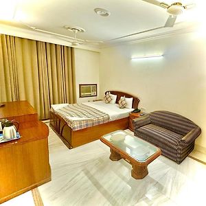 Hotel Pablas International, New Delhi, Near Metro